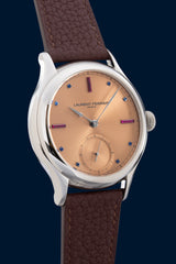Laurent Ferrier – Pièce unique en acier, cadran saumon serti de saphirs et de rubis